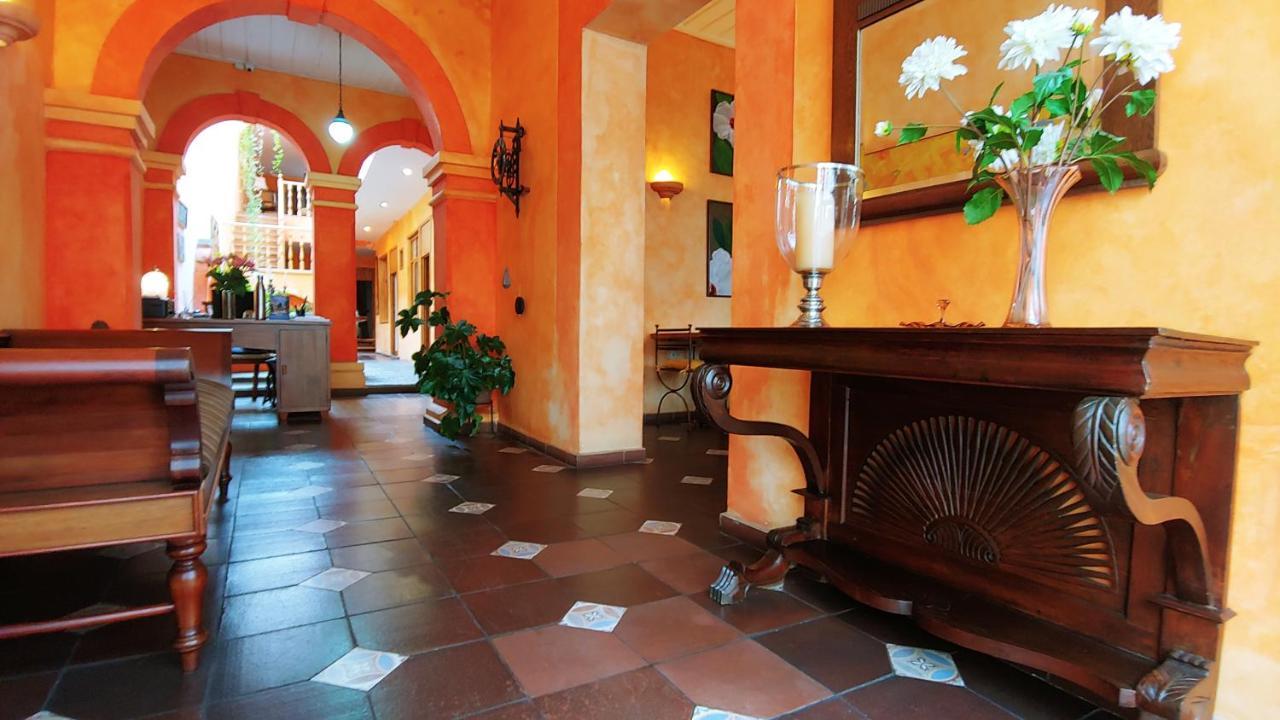 Hotel Boutique Casa Montalvo Cuenca كوينكا المظهر الخارجي الصورة