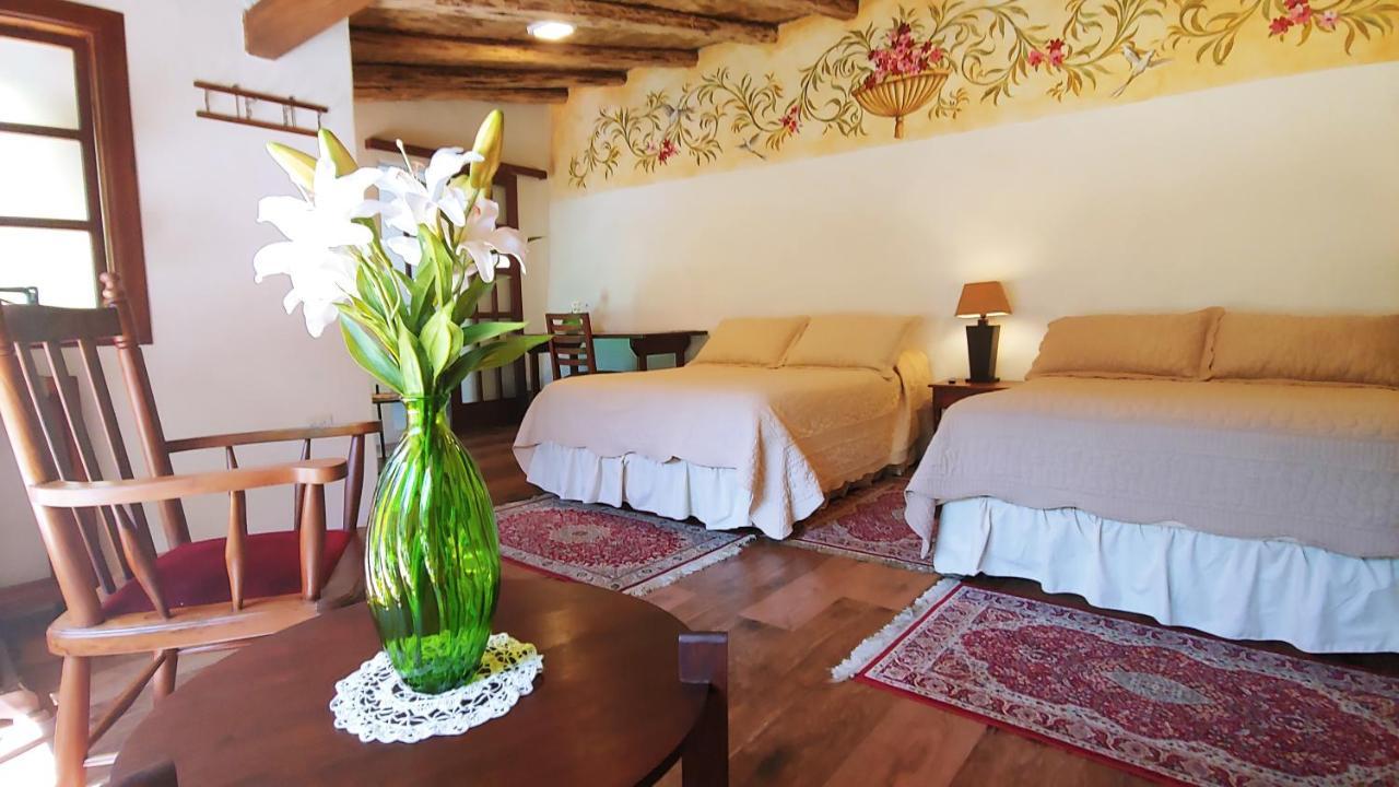 Hotel Boutique Casa Montalvo Cuenca كوينكا المظهر الخارجي الصورة