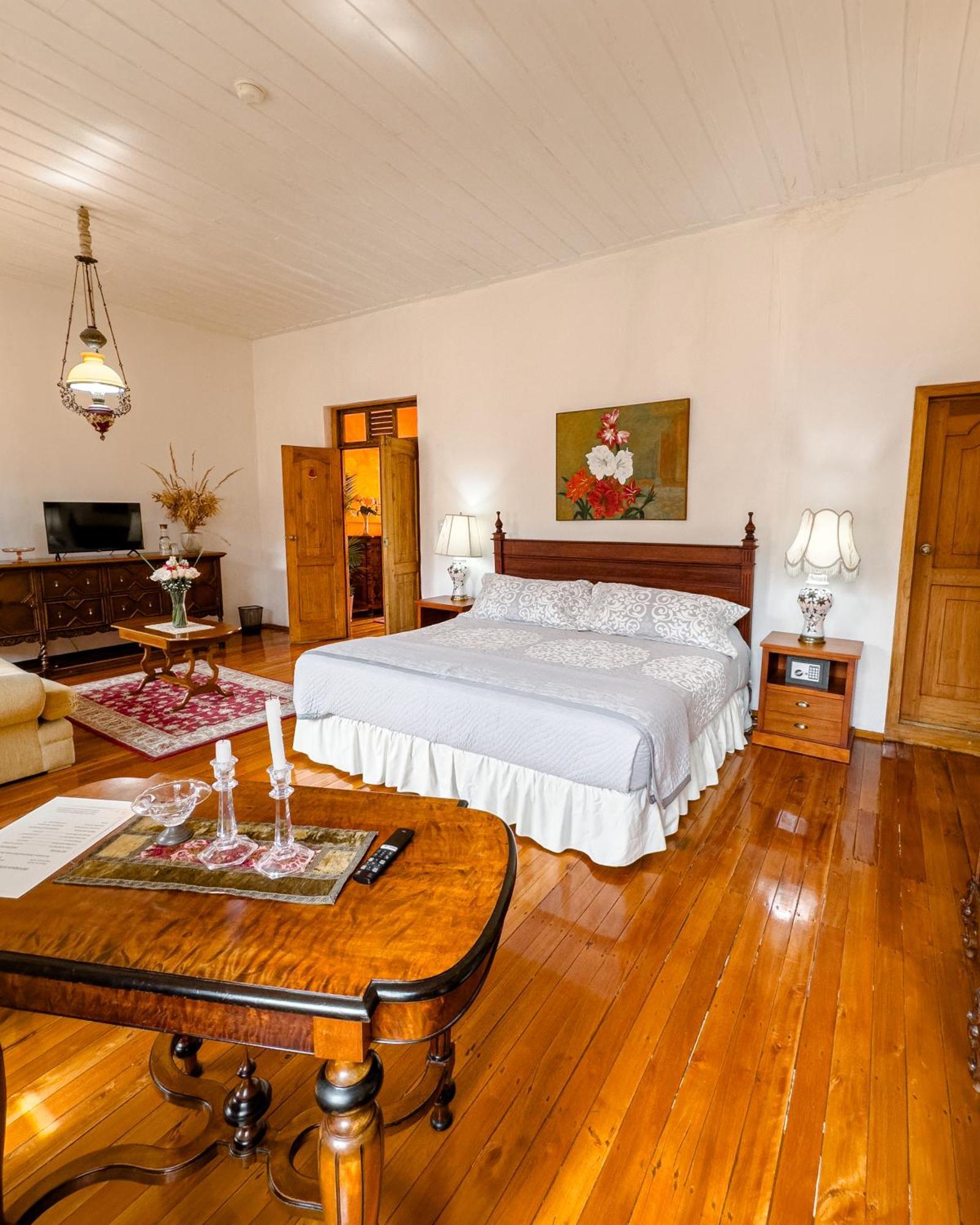 Hotel Boutique Casa Montalvo Cuenca كوينكا المظهر الخارجي الصورة