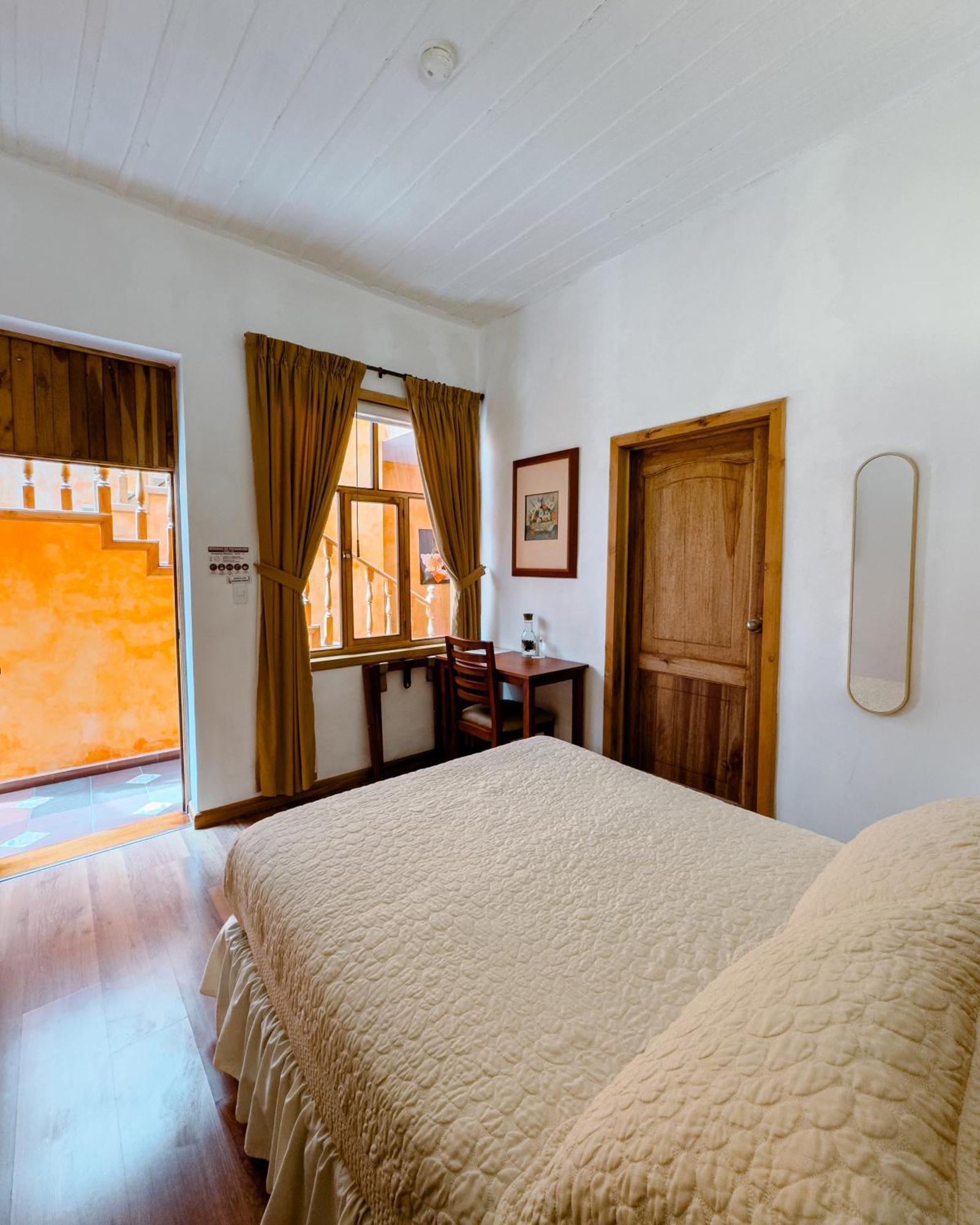 Hotel Boutique Casa Montalvo Cuenca كوينكا المظهر الخارجي الصورة